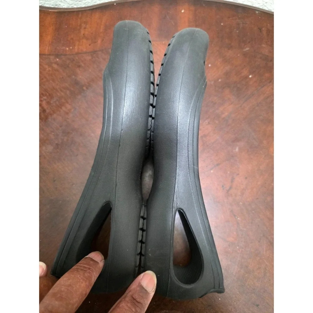 Crocs Women's Black Flats Sandals Size 8‎ Slip-On Lightweight Comfortable Casual